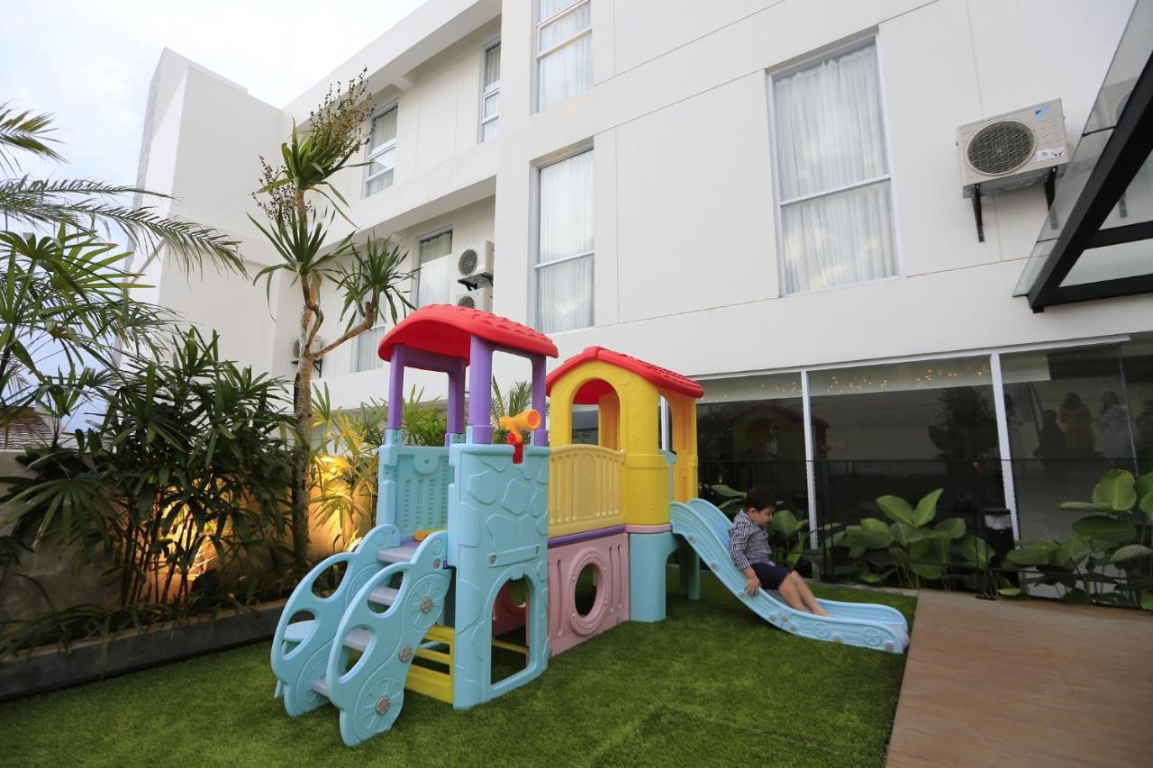 Luminor Hotel Purwokerto By Wh Exterior foto